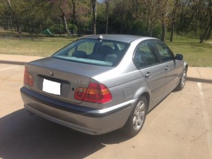 2004 BMW 325  xi
