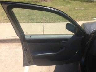 2004 BMW 325  xi
