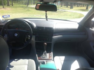 2004 BMW 325  xi