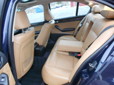 2002 BMW 325  xi