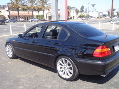 2004 BMW 325  i