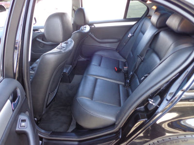 2004 BMW 325  i