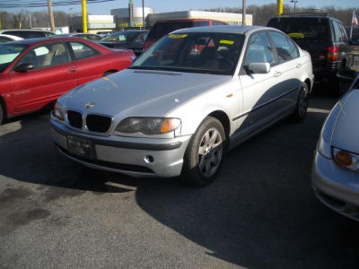 2002 BMW 325  xi