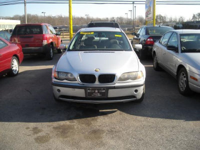 2002 BMW 325  xi
