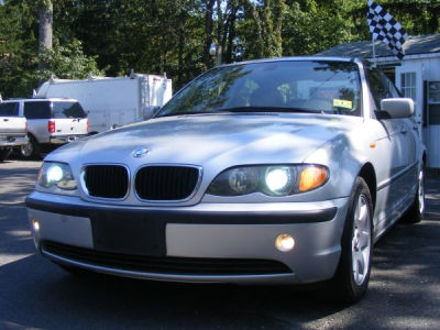 2003 BMW 325  i