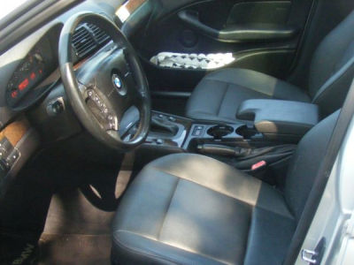 2003 BMW 325  i