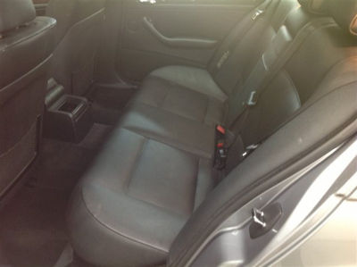 2004 BMW 325 i