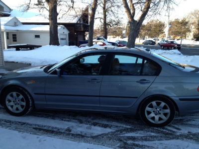 2004 BMW 325  xi