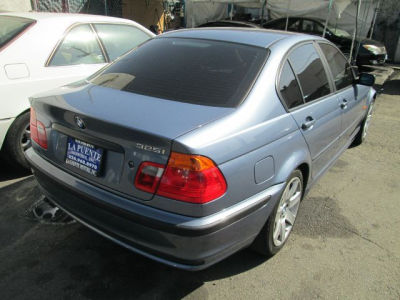 2001 BMW 325 i