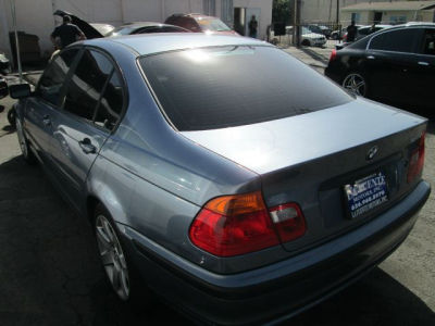 2001 BMW 325 i
