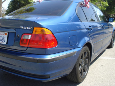 2001 BMW 325 i