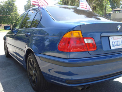 2001 BMW 325 i