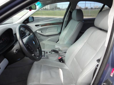 2002 BMW 325 i
