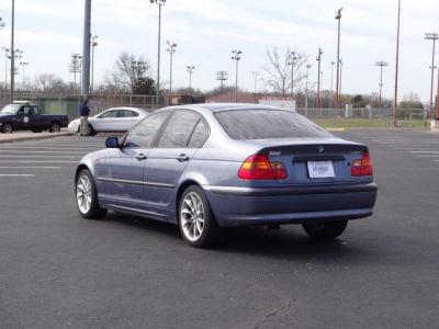 2002 BMW 325 i