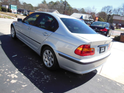 2005 BMW 325 i