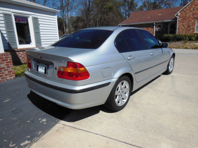 2005 BMW 325 i
