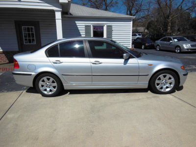 2005 BMW 325 i