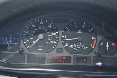 2002 BMW 325 i