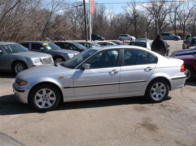 2003 BMW 325  xi