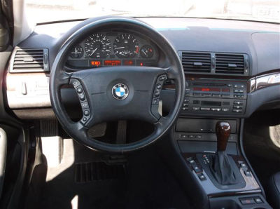 2003 BMW 325  xi
