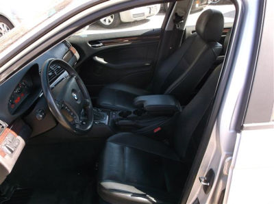 2003 BMW 325  xi