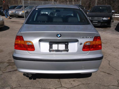 2003 BMW 325  xi