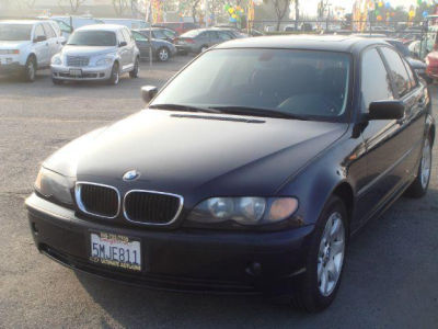 2004 BMW 325  i