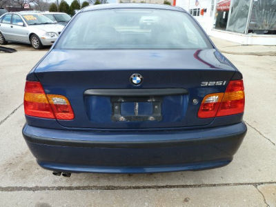 2003 BMW 325  i