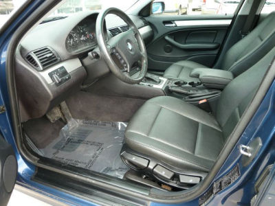 2003 BMW 325  i