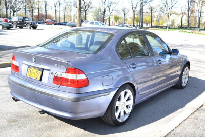 2002 BMW 325  i
