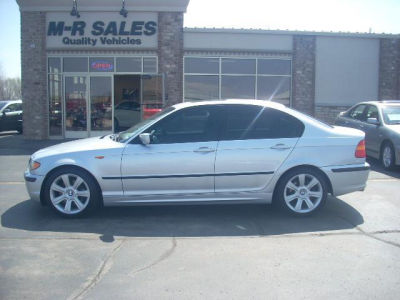 2003 BMW 325  i