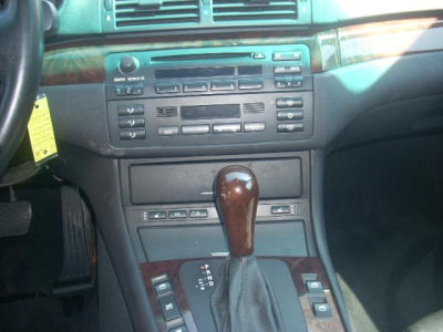 2003 BMW 325 i