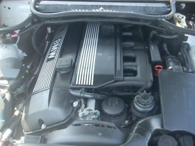 2003 BMW 325 i