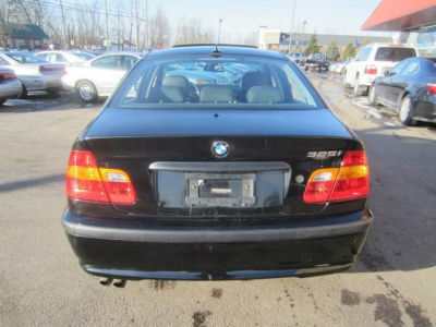 2004 BMW 325  i