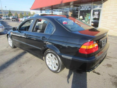 2004 BMW 325  i