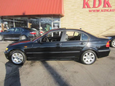2004 BMW 325  i