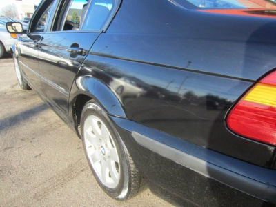 2004 BMW 325  i