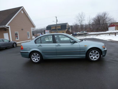 2002 BMW 325  i