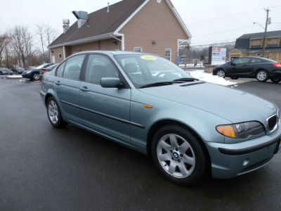 2002 BMW 325  i