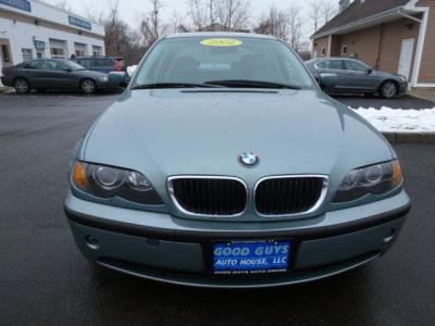2002 BMW 325  i