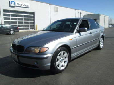 2005 BMW 325  i