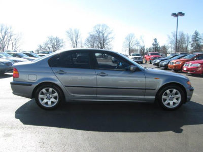 2005 BMW 325  i