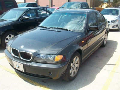 2003 BMW 325  i