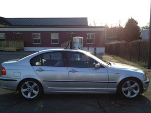 2005 BMW 325  i