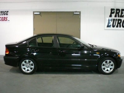 2002 BMW 325  i