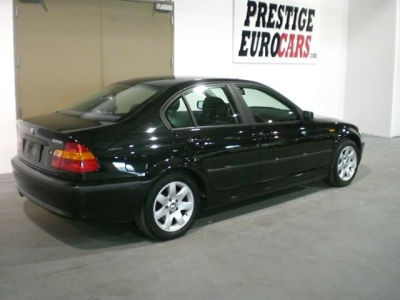 2002 BMW 325  i