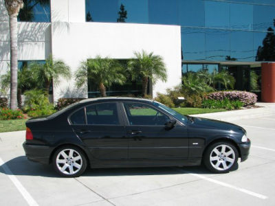2001 BMW 325  i