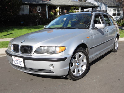 2003 BMW 325  iT