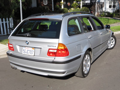 2003 BMW 325  iT