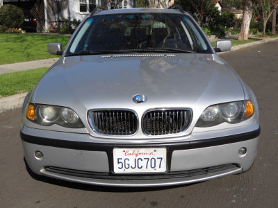2003 BMW 325  iT